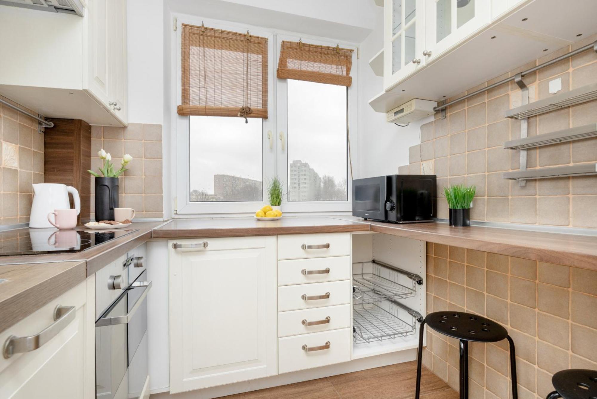 Spacious With Three Bedrooms In By Renters Варшава