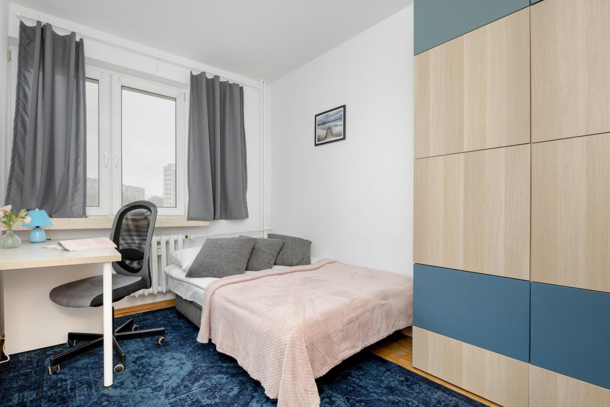 Spacious With Three Bedrooms In By Renters Апартаменти Варшава