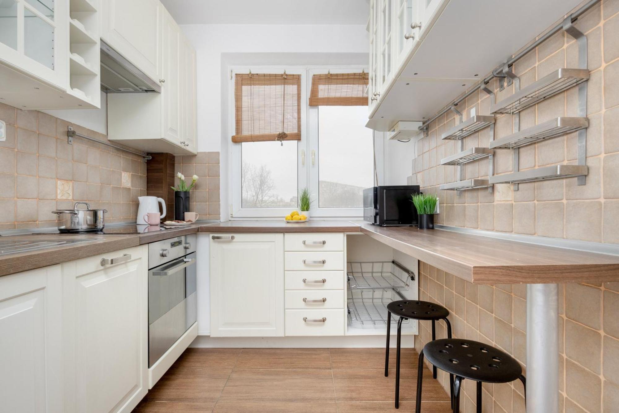 Апартаменти Spacious With Three Bedrooms In By Renters *